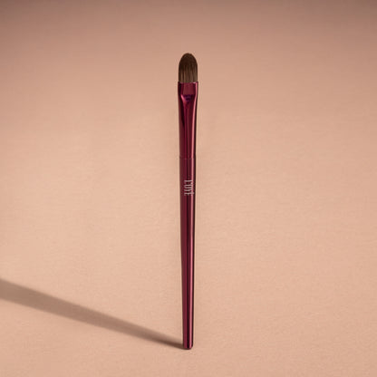 E02 Flat & Flawless Brush