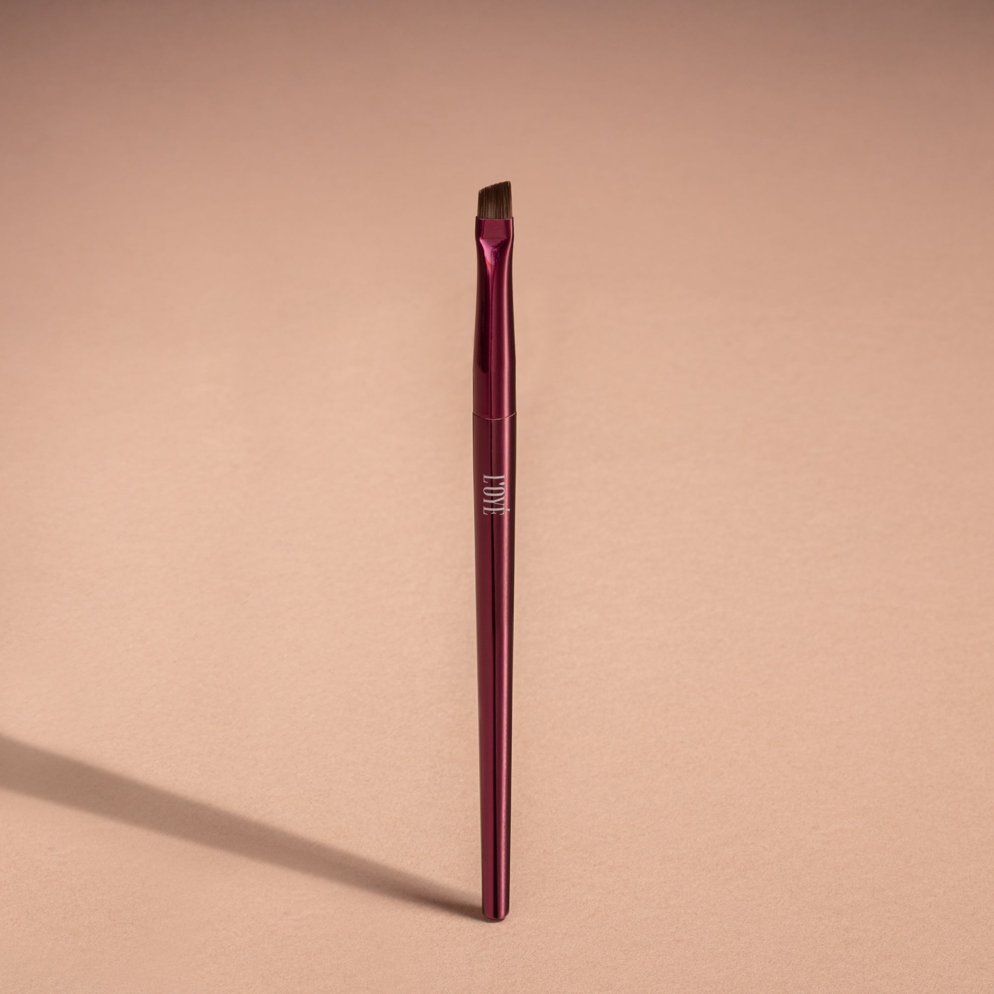 E08 Angled Line Pro Brush